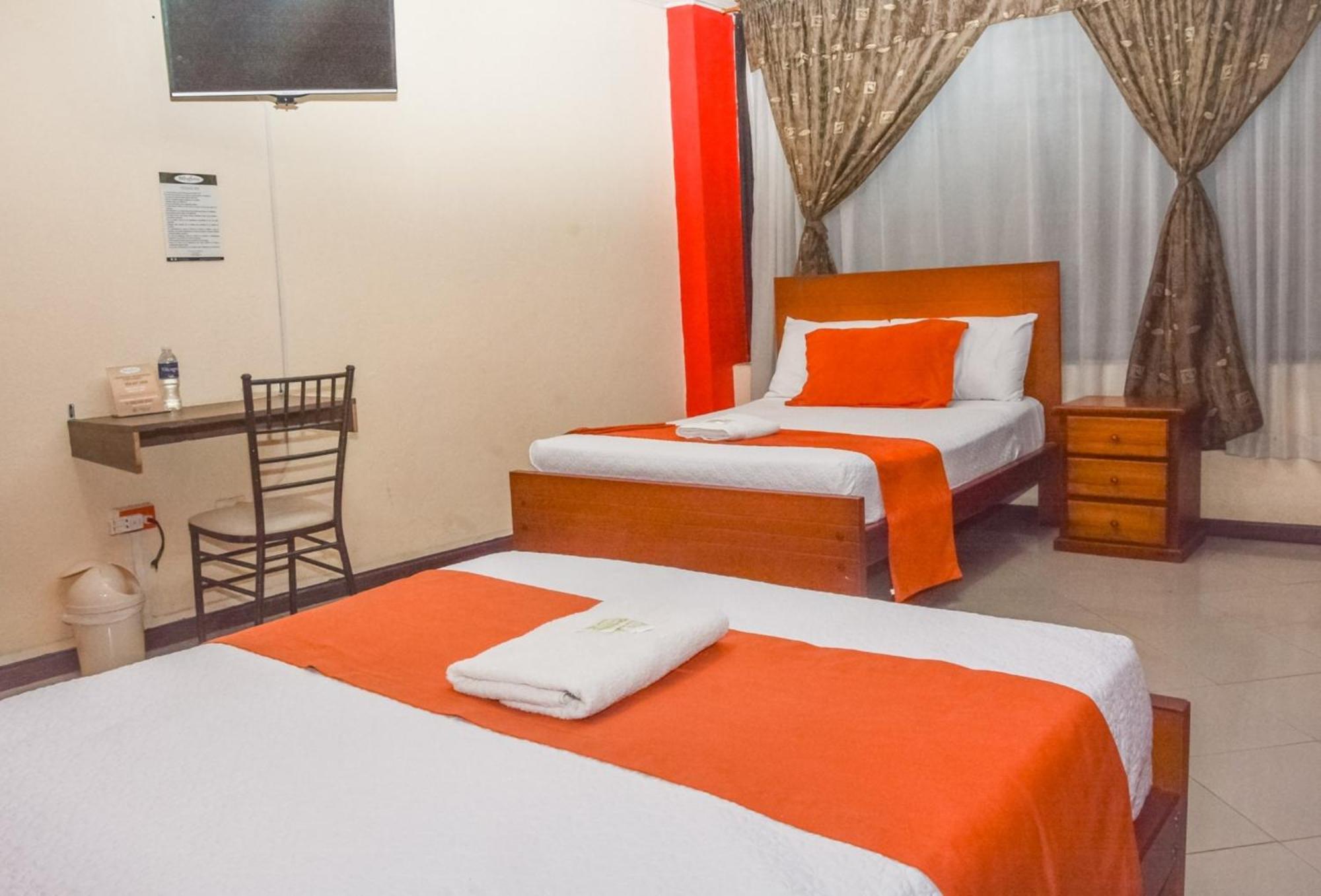 Hotel Miraflores Ibarra Buitenkant foto