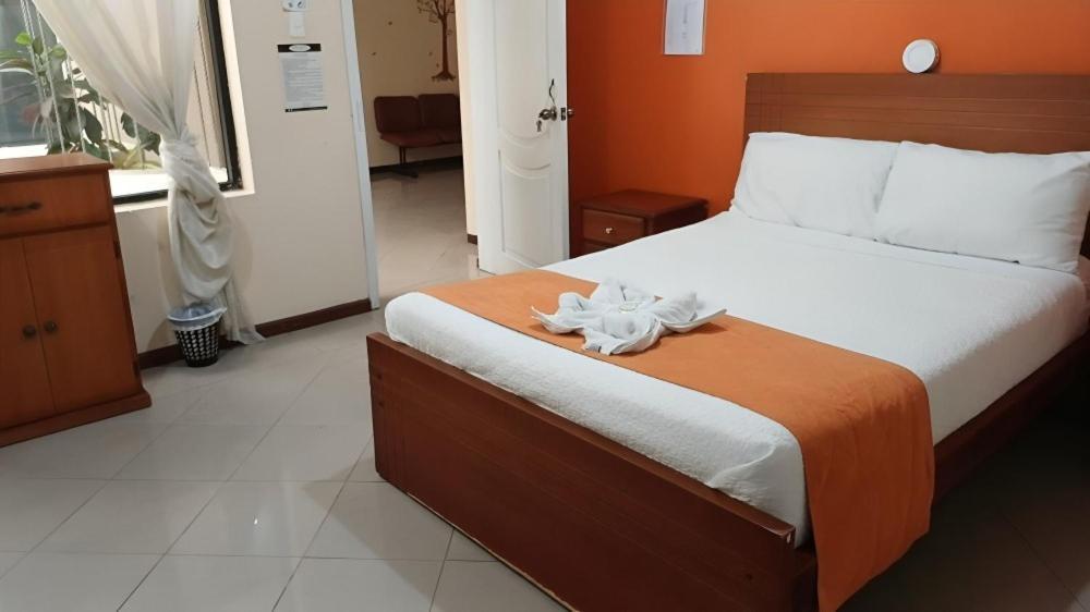 Hotel Miraflores Ibarra Buitenkant foto